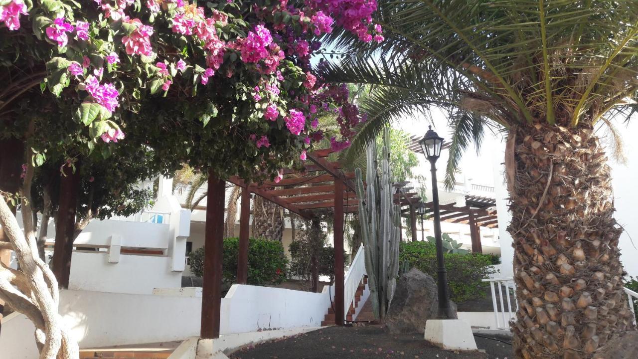 Sunny Self-Catering Apartment Costa Teguise, Lanzarote, Spain Bagian luar foto