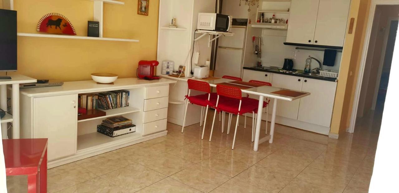 Sunny Self-Catering Apartment Costa Teguise, Lanzarote, Spain Bagian luar foto