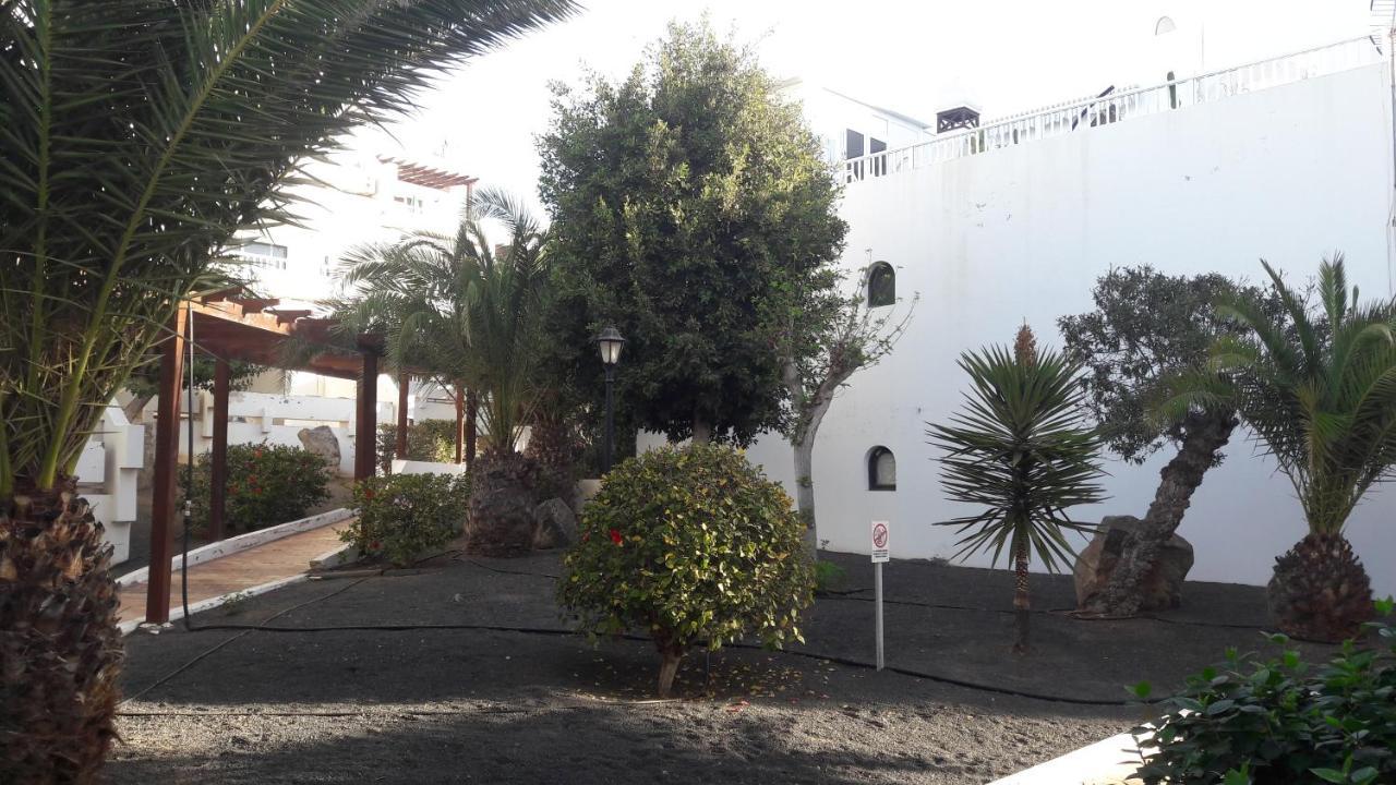 Sunny Self-Catering Apartment Costa Teguise, Lanzarote, Spain Bagian luar foto
