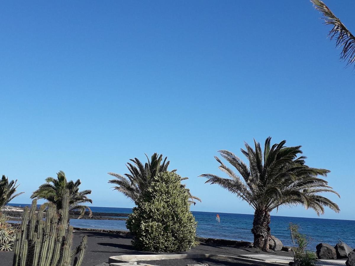 Sunny Self-Catering Apartment Costa Teguise, Lanzarote, Spain Bagian luar foto
