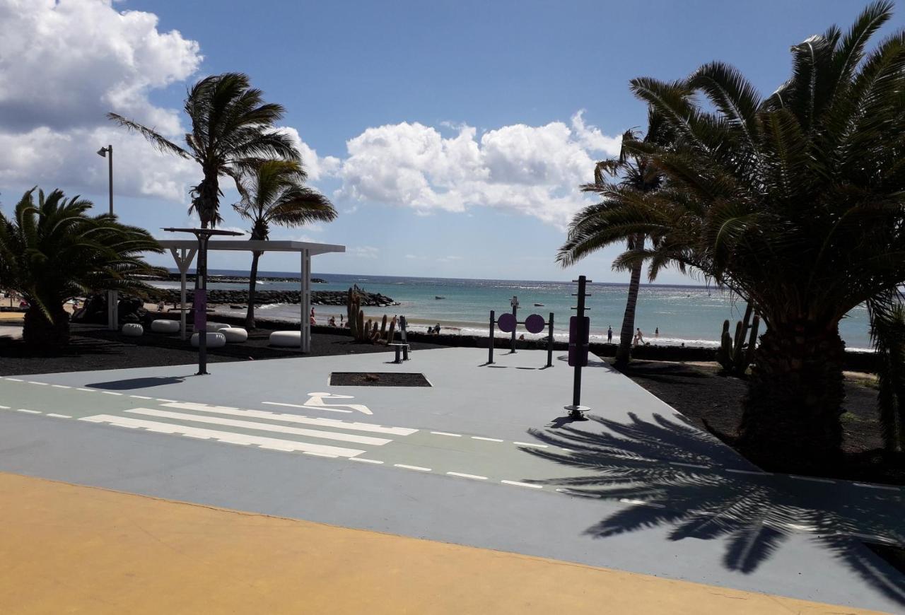 Sunny Self-Catering Apartment Costa Teguise, Lanzarote, Spain Bagian luar foto