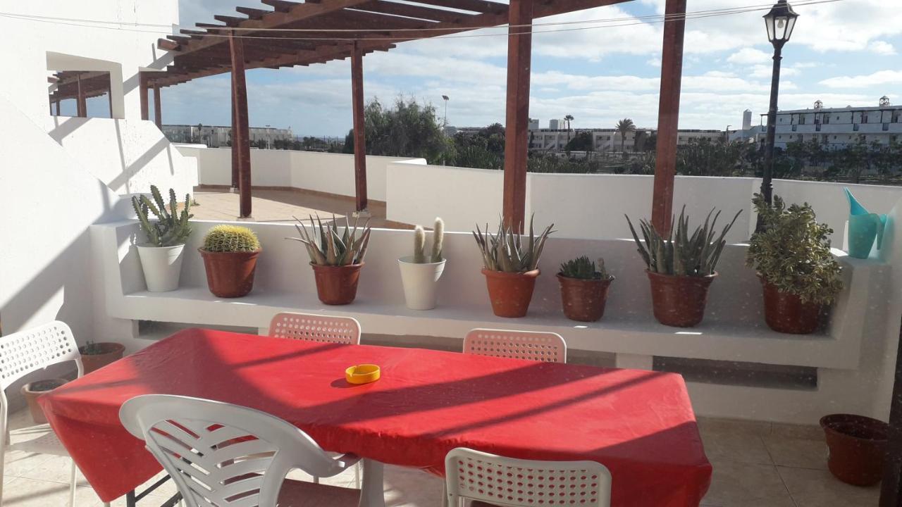 Sunny Self-Catering Apartment Costa Teguise, Lanzarote, Spain Bagian luar foto